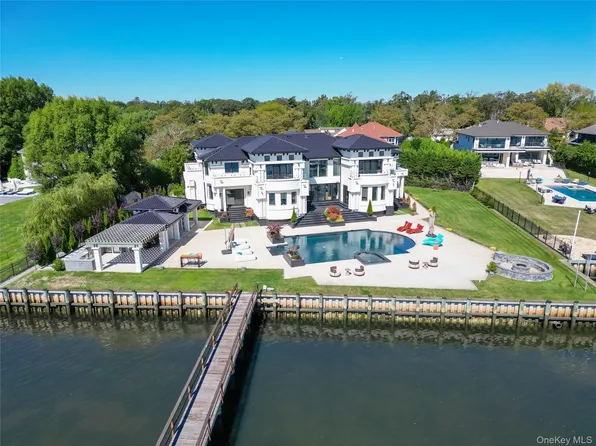 190 Curtis Rd, Woodmere, NY 11598