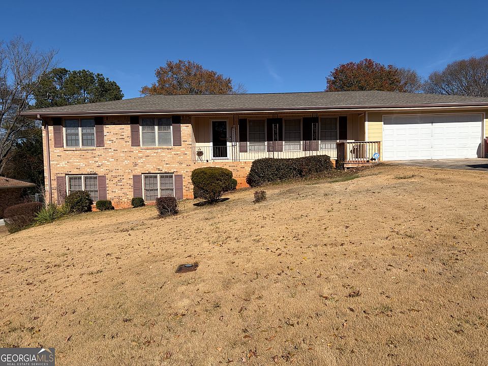 1st image of 1056 Waterside Dr SE