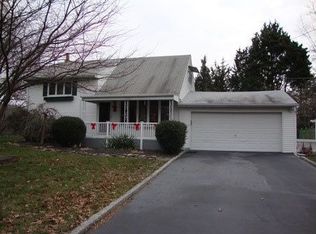 61 John Dr, Farmingville, NY 11738