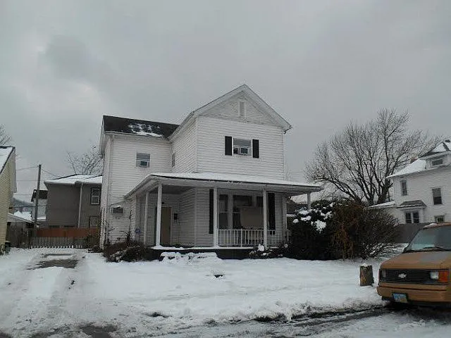 1604 6th St photo 1
