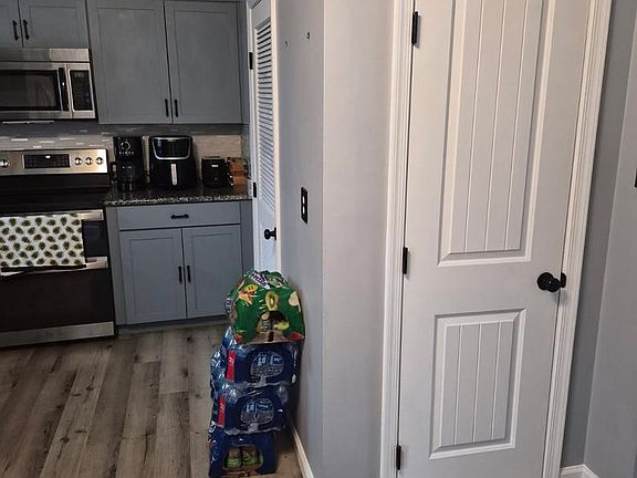 4th image of 30 Wayne Dr