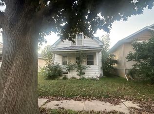 1412 N St SW, Cedar Rapids, IA 52404