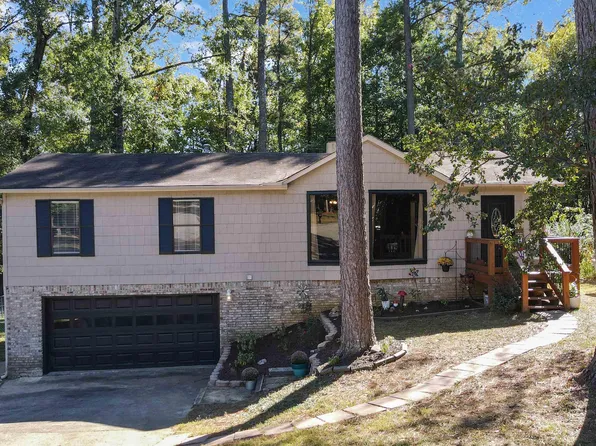 1061 Chateau Dr, Helena, AL 35080