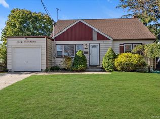 2700 Fox Rd, Baldwin, NY 11510