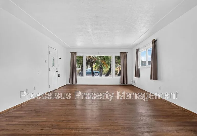 626 Brightwood Ave — Photo 3
