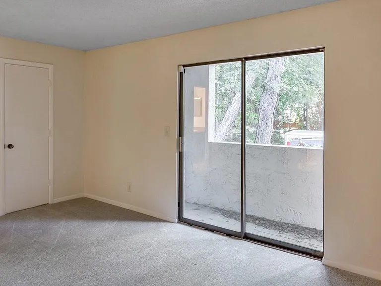 245 Seasons Pkwy — Photo 11