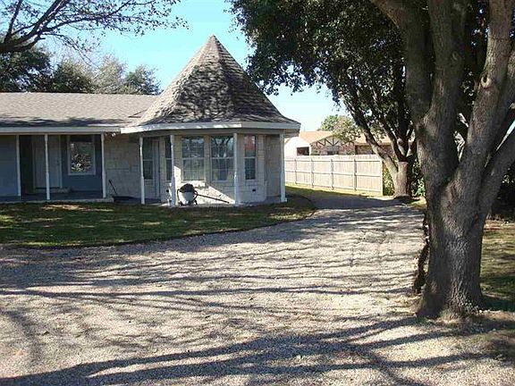 2nd image of 209 N Stovall Dr