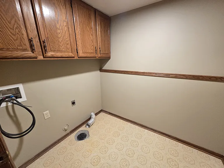4133 N Auburn St — Photo 19