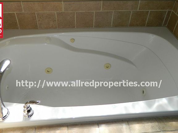 5th image of 2504 N Surtees Pl