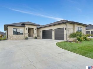 1301 S 97th St, Lincoln, NE 68520