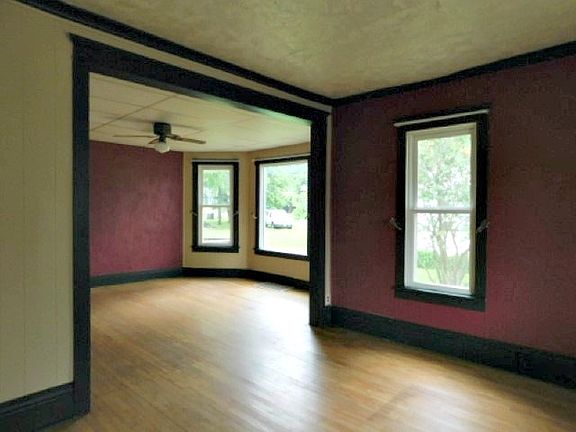 4th image of 704 W Brown St