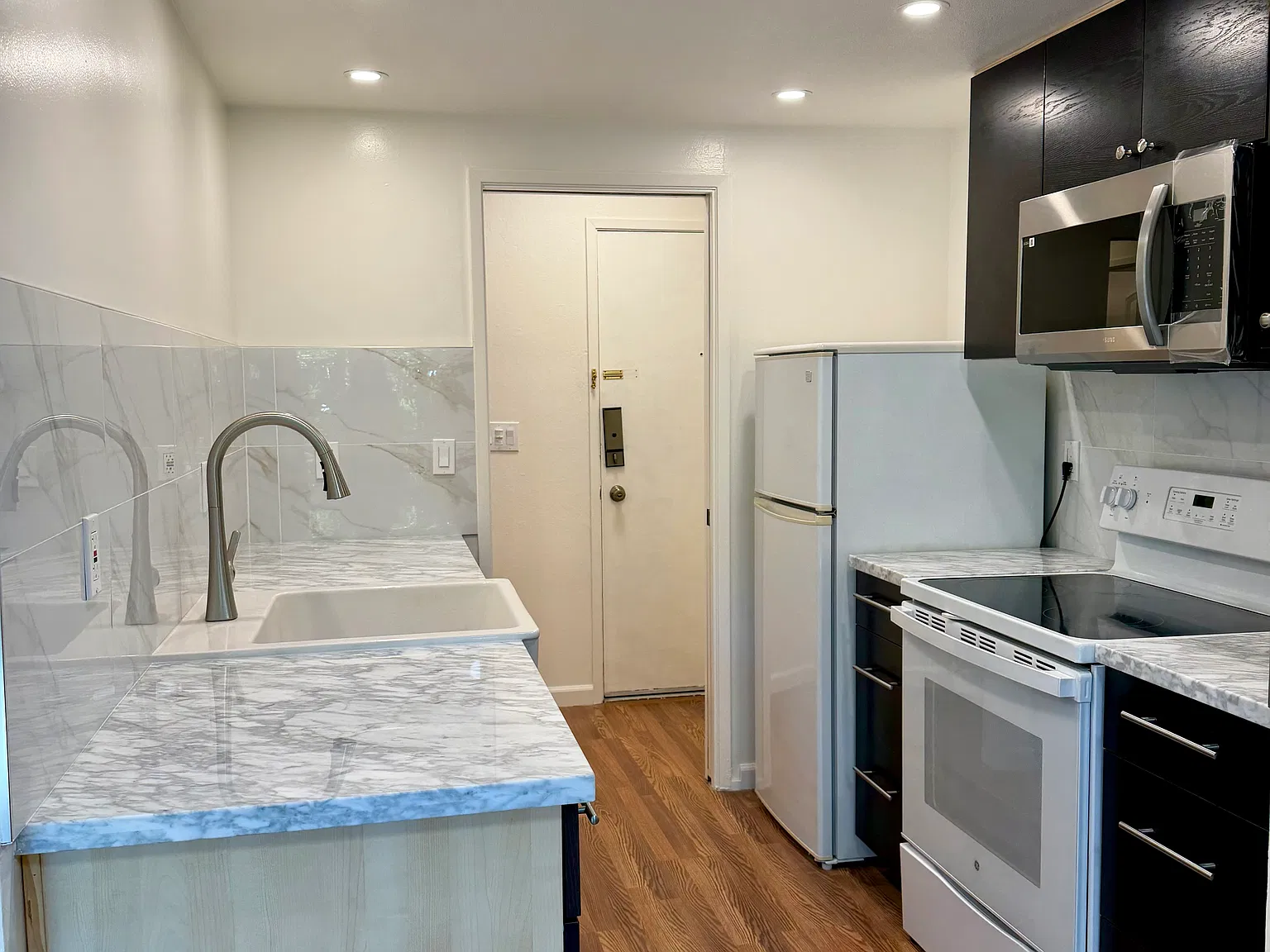 1 bed, 862 sqft, $2,900 — Photo 3