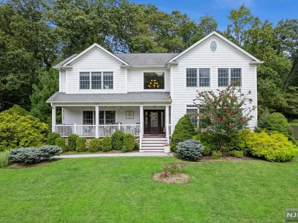 36 Dearborn Dr, Old Tappan, NJ 07675