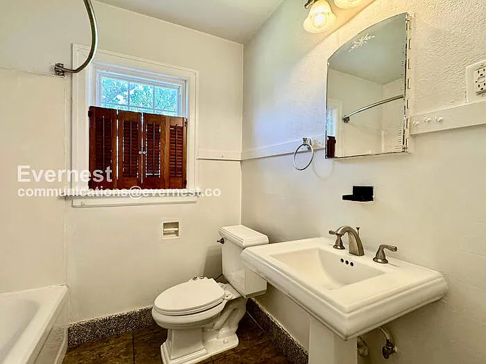 1637 S Indianapolis Ave — Photo 14