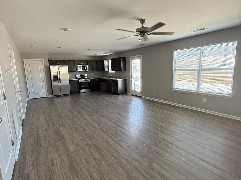 141 Candy Apple Ln — Photo 8