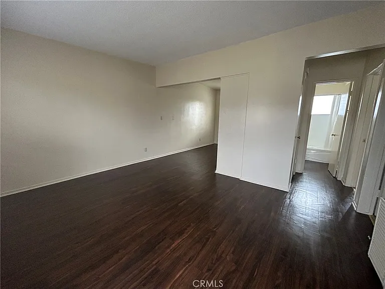 325 W Carson St #8 — Photo 2