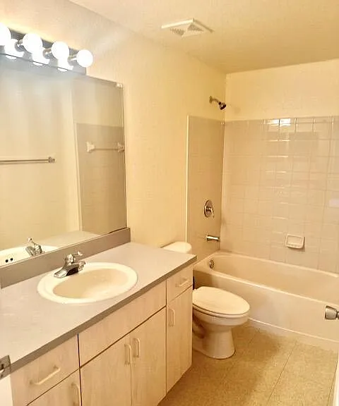116 SW Peacock Blvd #9-102 — Photo 14