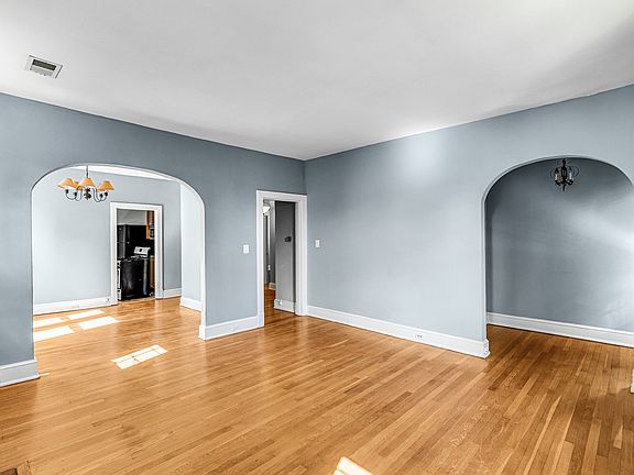 2nd image of 210 E Windsor Ave #3