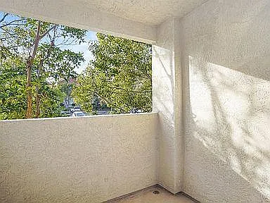 2042 Coolidge St — Photo 25