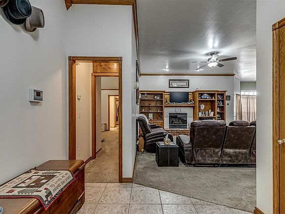 4th image of 5001 Gina Cir
