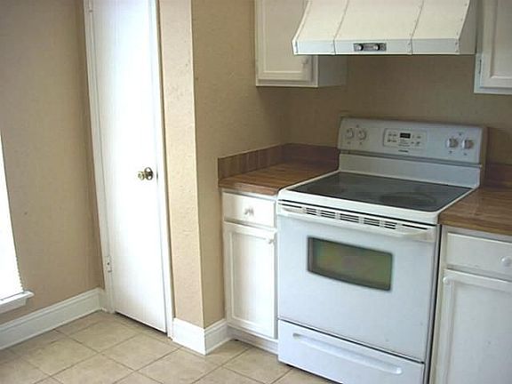 4th image of 7905 Tulane Dr