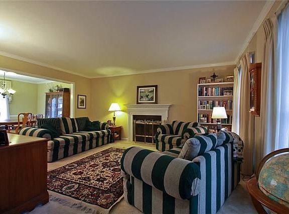 3rd image of 5112 English Village Dr