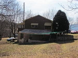 2nd image of 11086 Raystown Rd