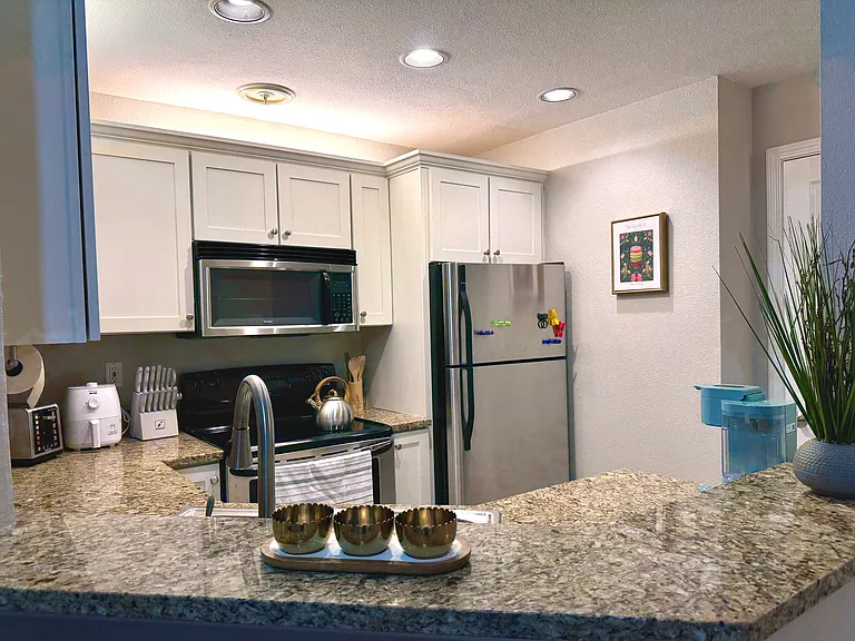 4104 N Hall St #326 — Photo 17