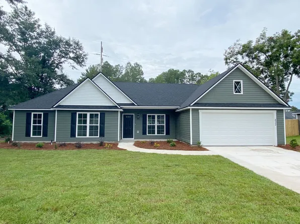 422 Peters St, Hahira, GA 31632