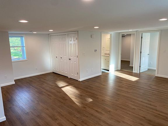 5th image of 904 W Welsh St #B