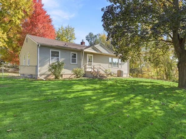 1566 Albemarle St, Saint Paul, MN 55117