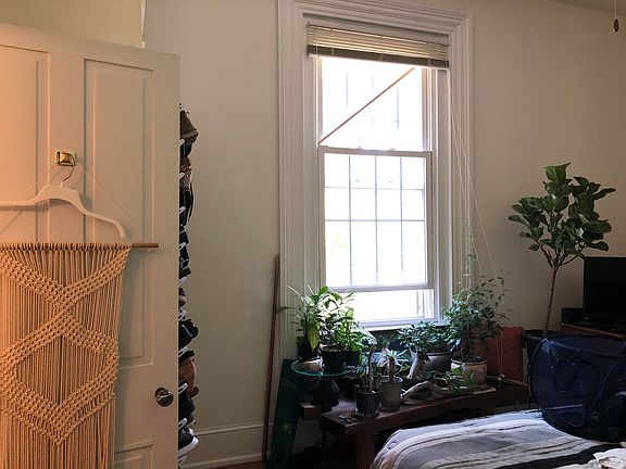 5th image of 424 N High St APT 2