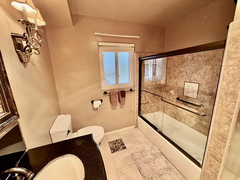 5582 Thunderbird Ln — Photo 16