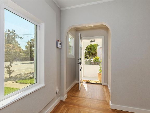 3rd image of 330 Broadmoor Blvd