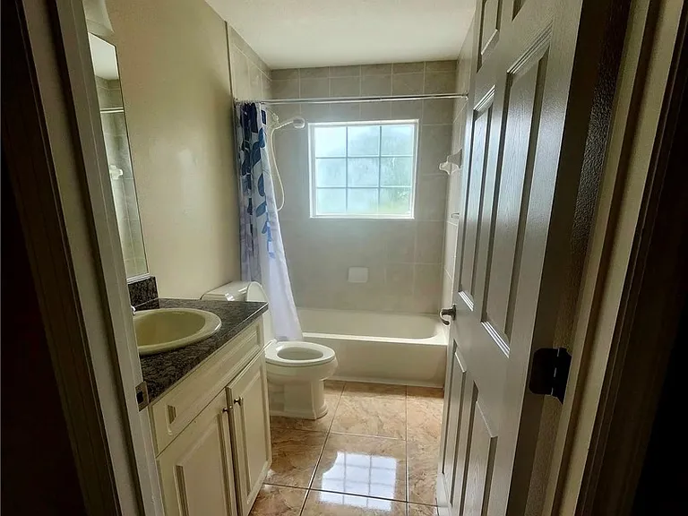 835 N Rembrandt Way — Photo 11