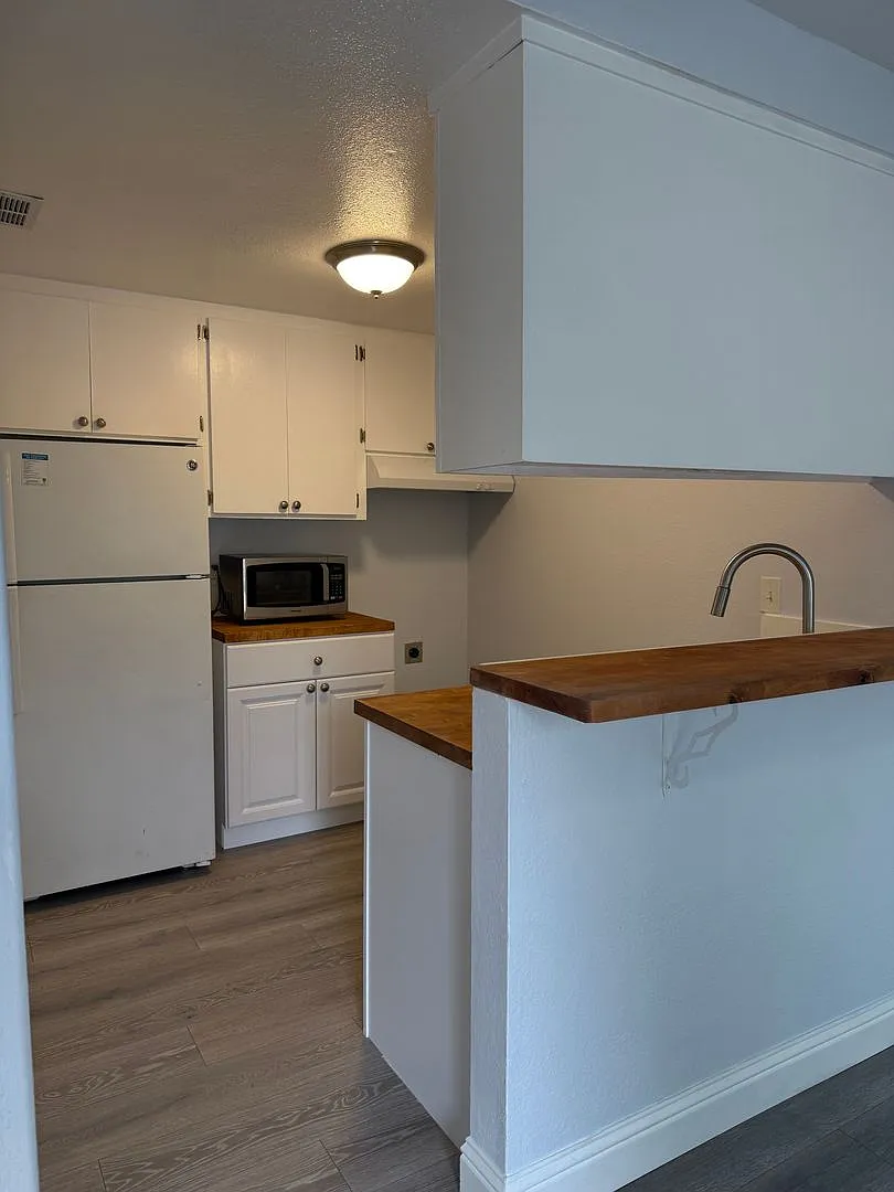Silver Creek Townhomes — Photo 3