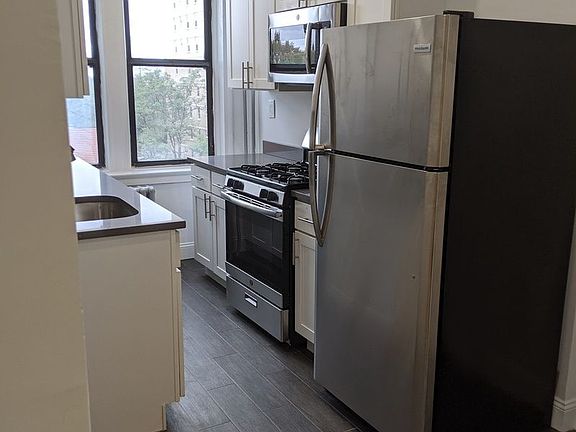 3rd image of 8015 Grenfell St APT E18
