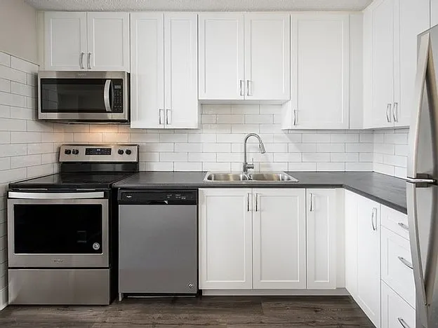 7 Albert Street — Photo 3