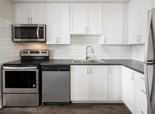 7 Albert St #111, Whitchurch Stouffville, ON L4A 4H4
