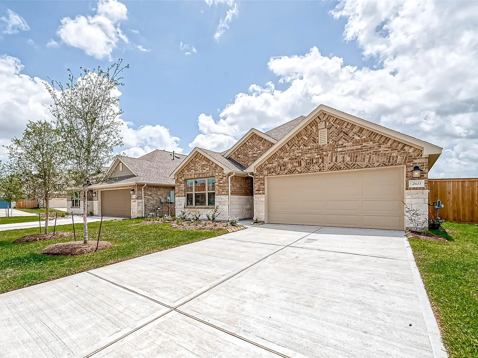 4 bed, 2.0 bath, 1749 sqft, $2,300 — Photo 4