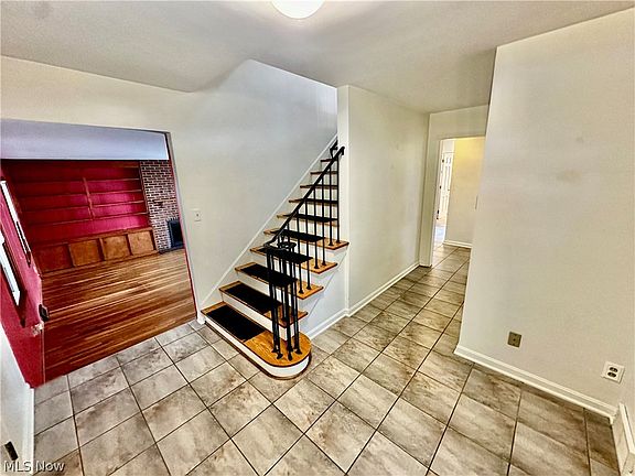 3rd image of 1160 Lisa Ann Dr
