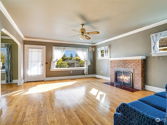 4th image of 4522 Pacific Avenue
