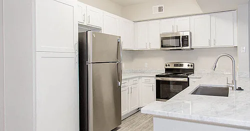 Willow Lake Apartments Photo 1
