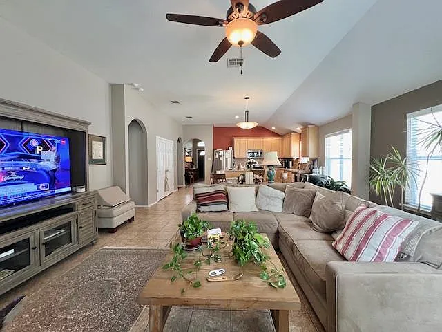 10717 Casitas Dr — Photo 4