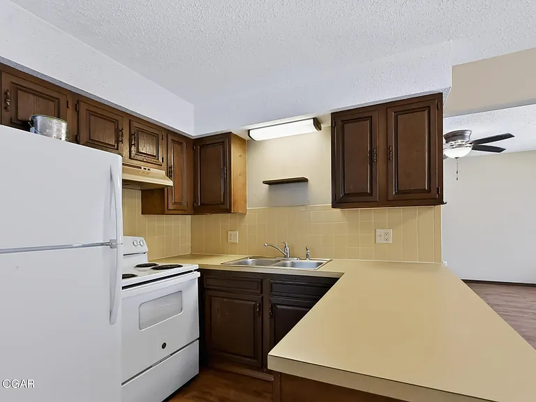 415 W Spring St #A — Photo 11
