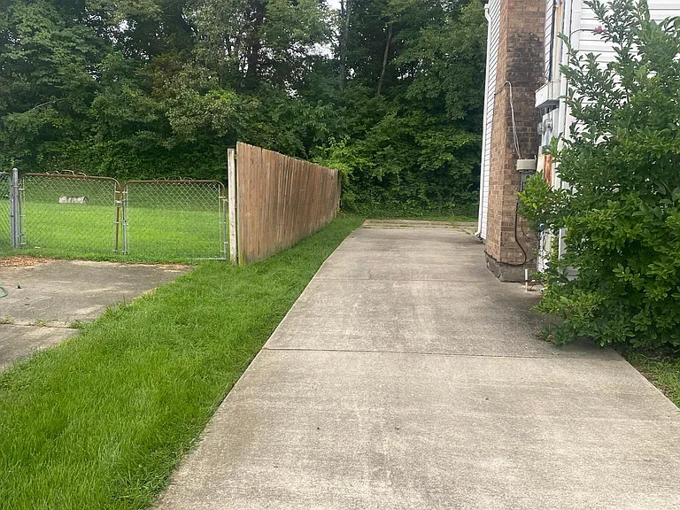 8417 Damascus Rd — Photo 3