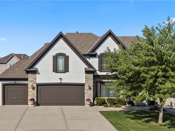 4606 NE 63rd St, Gladstone, MO 64119