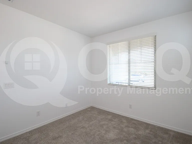 32470 N 122nd Ln — Photo 11