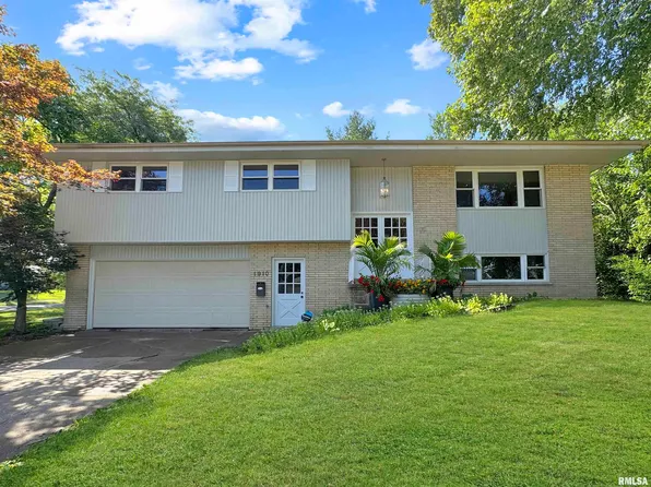 1910 W Sunnyview Dr, Peoria, IL 61614