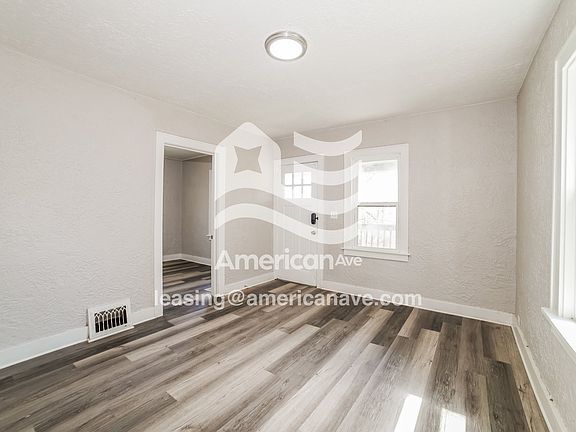 1789167_003_living_room_13712531.jpg